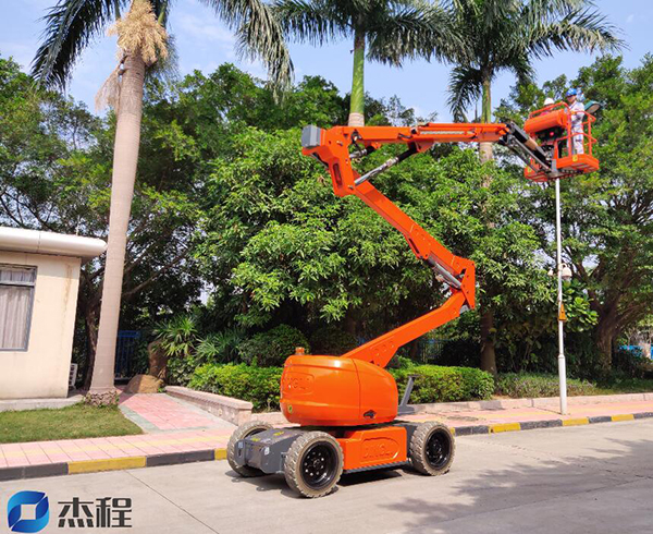 曲臂登高車出租 曲臂登高車出租