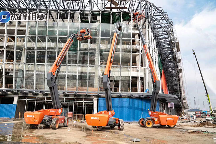 26米玻璃吸盤(pán)車(chē)出租應(yīng)用于玻璃幕墻安裝 26米玻璃吸盤(pán)車(chē)出租應(yīng)用于玻璃幕墻安裝