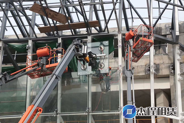 大載重玻璃吸盤(pán)車(chē)出租應(yīng)用于玻璃幕墻安裝 大載重玻璃吸盤(pán)車(chē)出租應(yīng)用于玻璃幕墻安裝