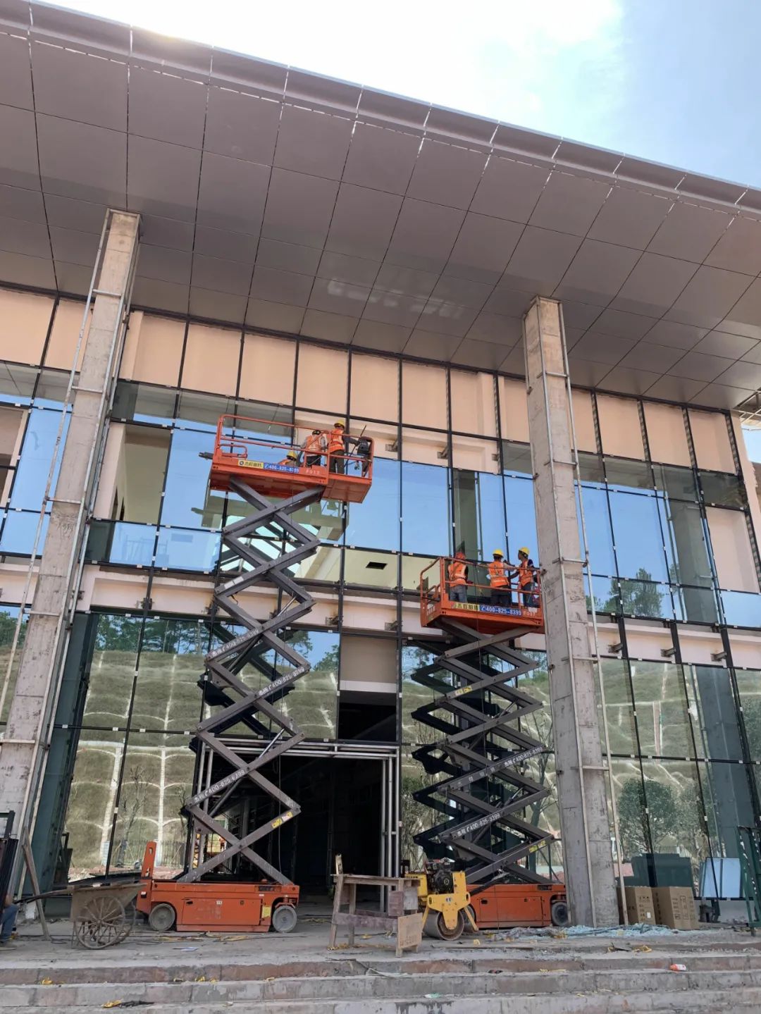 荔玉高速下灣服務(wù)區(qū)工地 荔玉高速下灣服務(wù)區(qū)工地