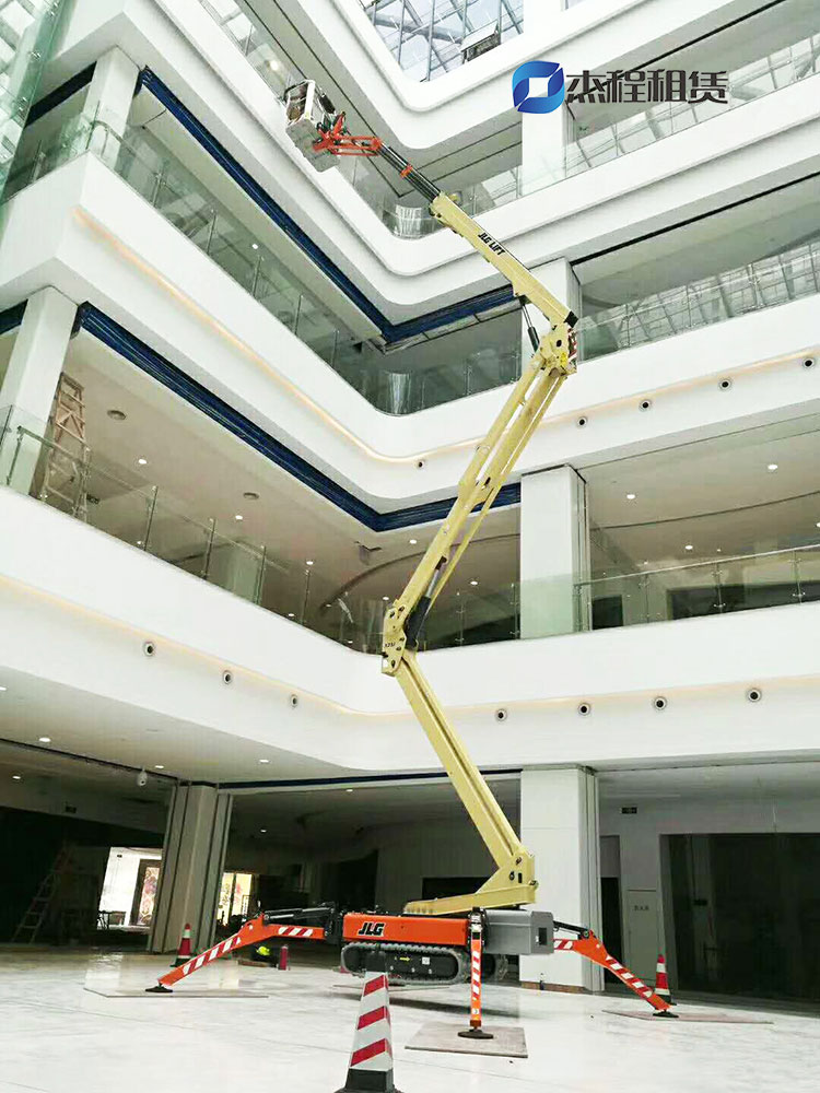 蜘蛛車出租應(yīng)用于商場室內(nèi)換燈 蜘蛛車出租應(yīng)用于商場室內(nèi)換燈